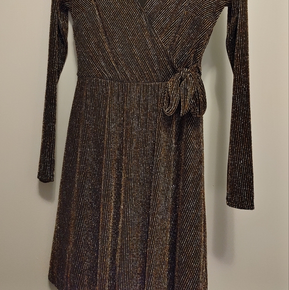 Altar's State Dress - Picture 2 of 3